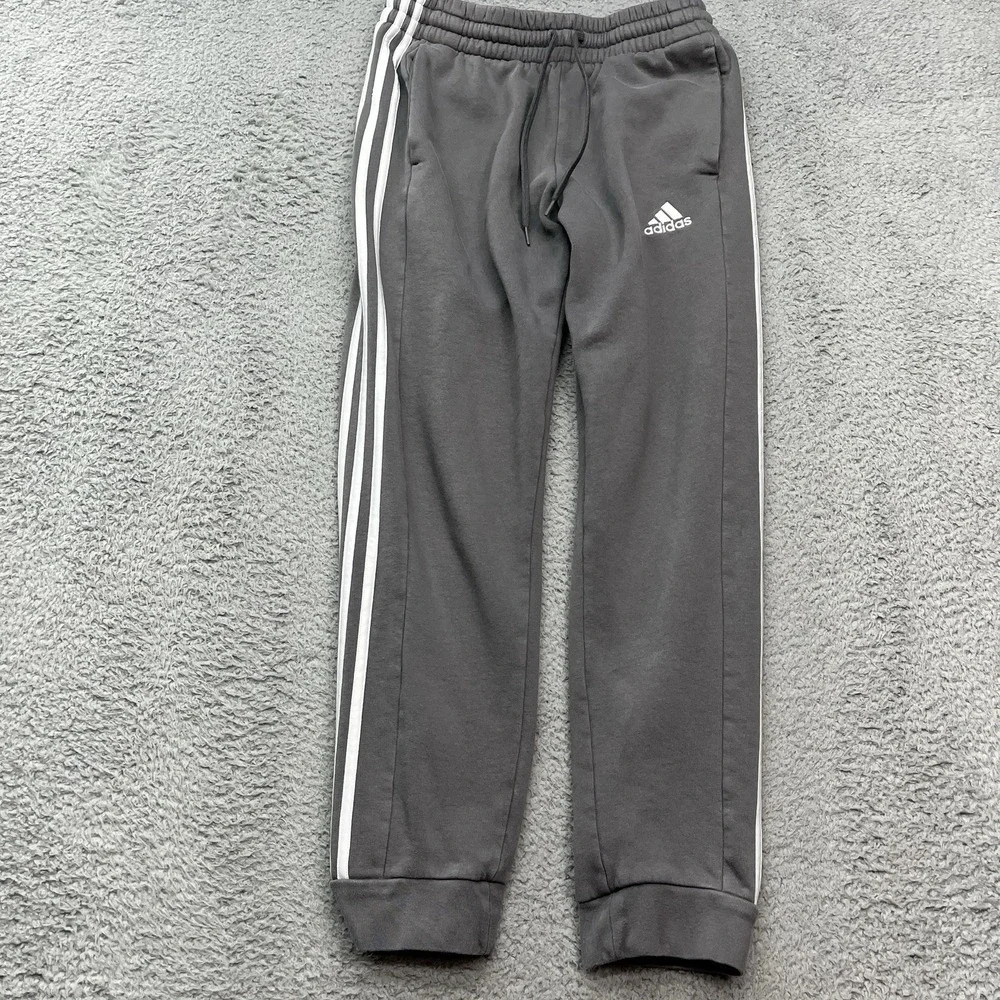 Adidas Essentials Fleece Sweatpants Mens M Gray 3 Stripe Tapered Cuff‎ Joggers